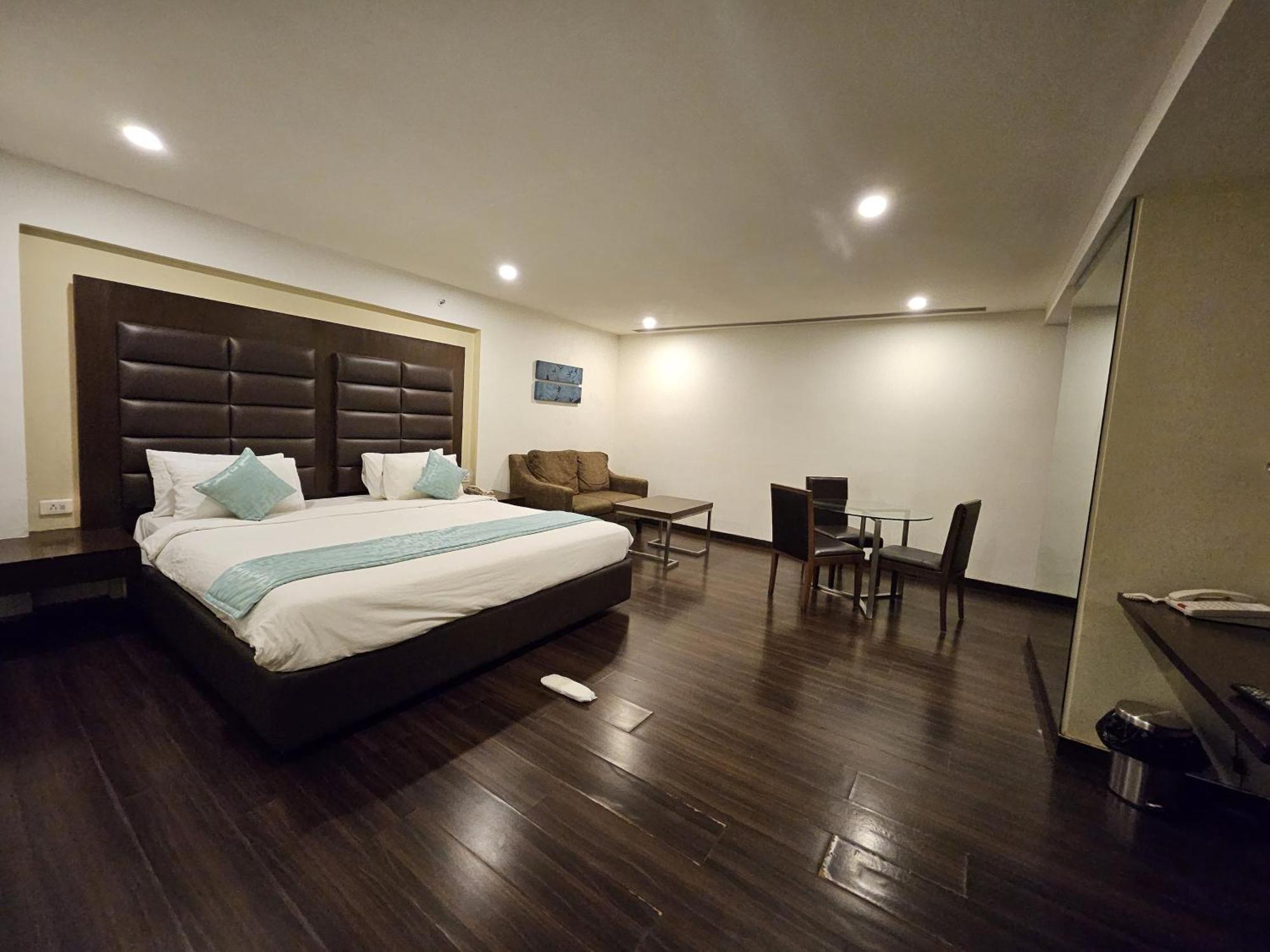 D R Utthama Nellore - Am Hotel Kollection Екстер'єр фото