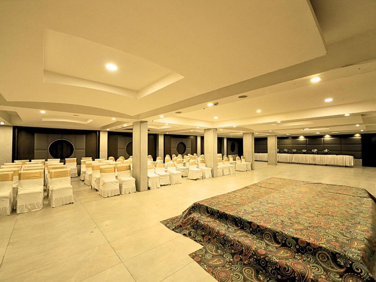 D R Utthama Nellore - Am Hotel Kollection Екстер'єр фото