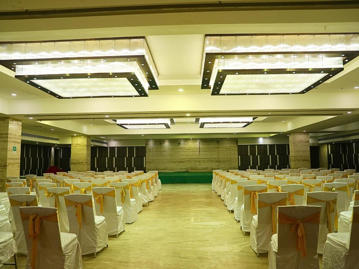 D R Utthama Nellore - Am Hotel Kollection Екстер'єр фото