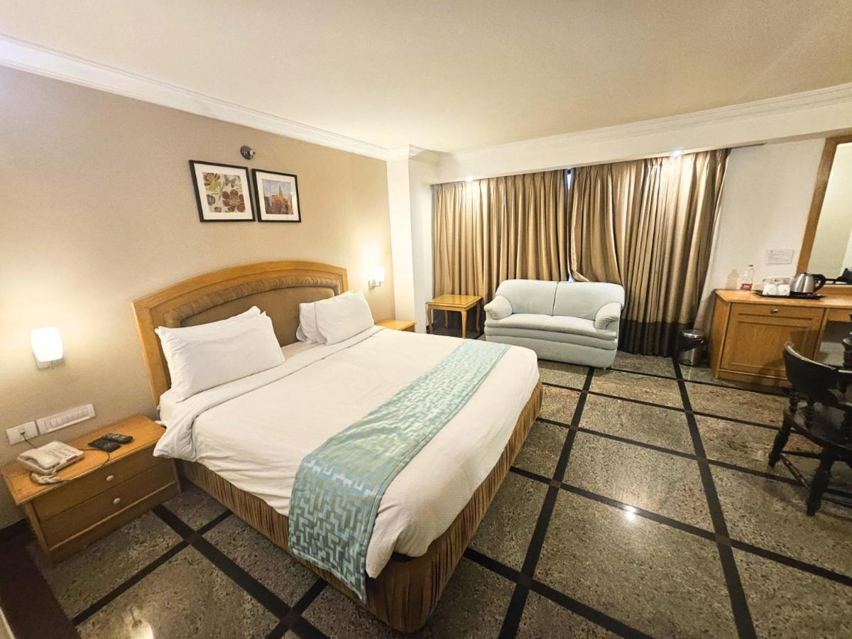 D R Utthama Nellore - Am Hotel Kollection Екстер'єр фото